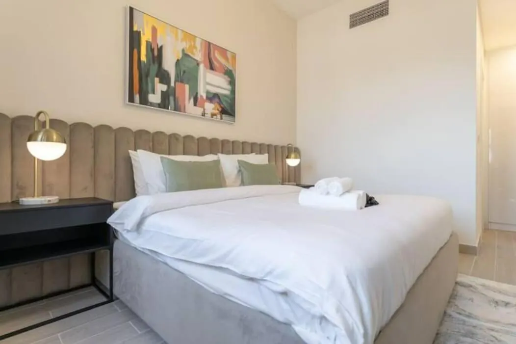 Stylish 1-Bedroom Retreat With Pool In Vibrant Jumeirah Golf Estates Ντουμπάι Ηνωμένα Αραβικά Εμιράτα