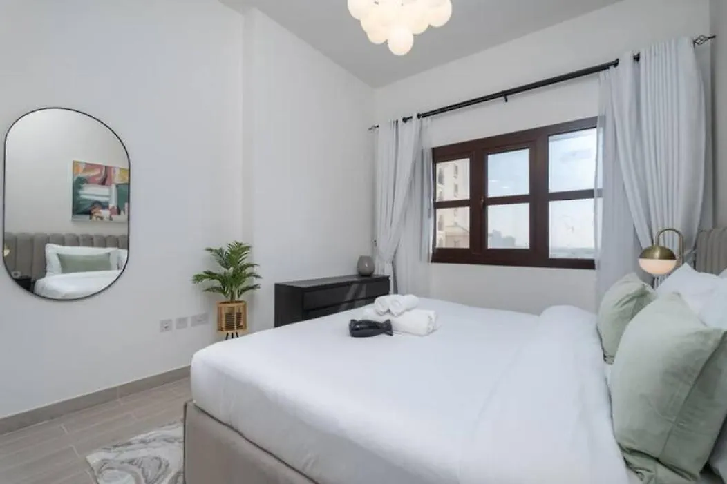 Stylish 1-Bedroom Retreat With Pool In Vibrant Jumeirah Golf Estates Ντουμπάι 0*,