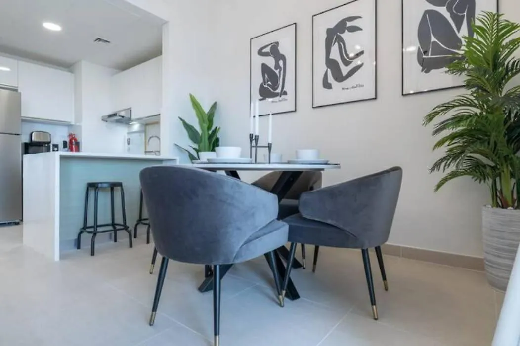 Stylish 1-Bedroom Retreat With Pool In Vibrant Jumeirah Golf Estates Ντουμπάι 0*,