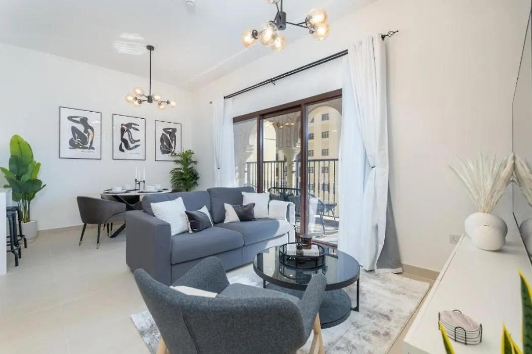 Stylish 1-Bedroom Retreat With Pool In Vibrant Jumeirah Golf Estates Ντουμπάι 0*,