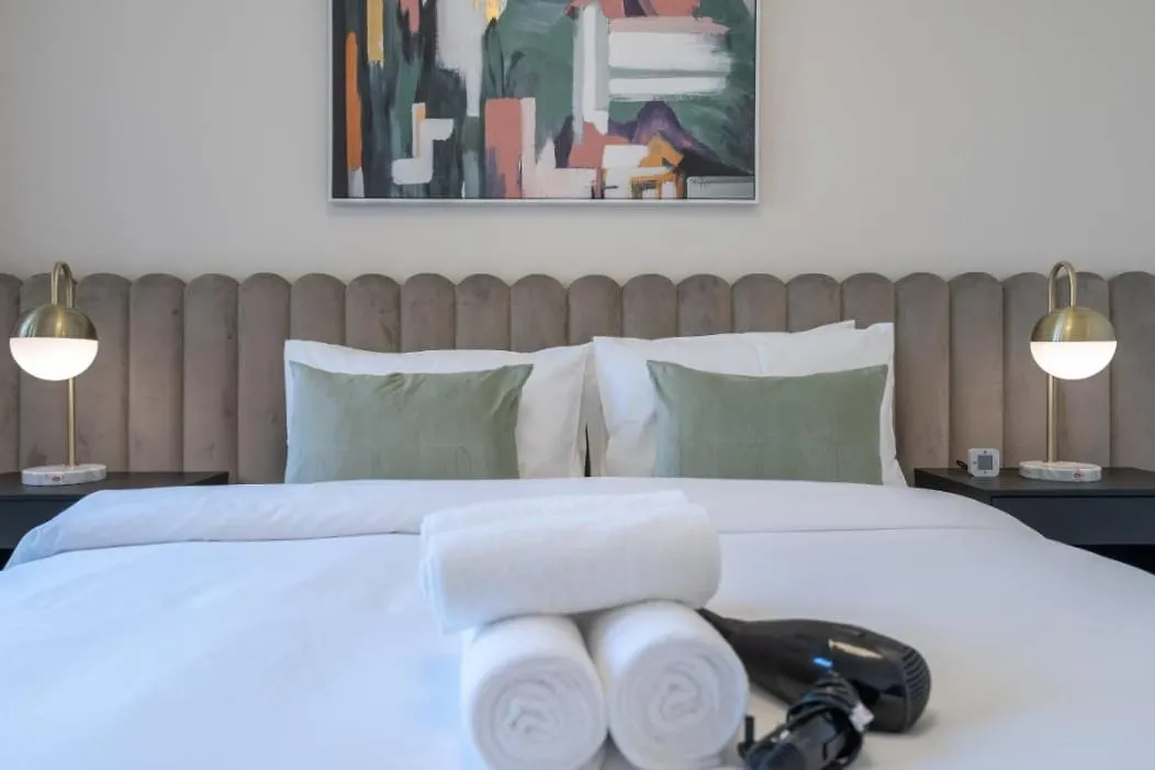 Apartment Stylish 1-Bedroom Retreat With Pool In Vibrant Jumeirah Golf Estates Dubai