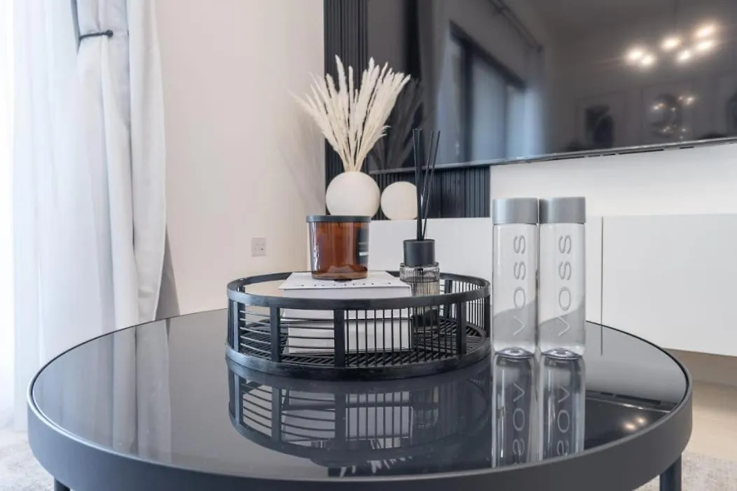 Stylish 1-Bedroom Retreat With Pool In Vibrant Jumeirah Golf Estates Dubai United Arab Emirates