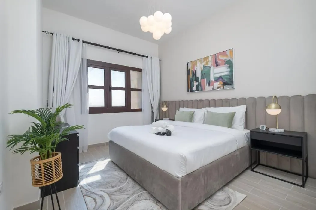 Stylish 1-Bedroom Retreat With Pool In Vibrant Jumeirah Golf Estates Dubai