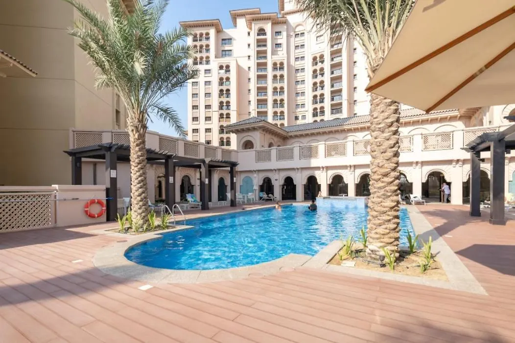 Stylish 1-Bedroom Retreat With Pool In Vibrant Jumeirah Golf Estates Dubai