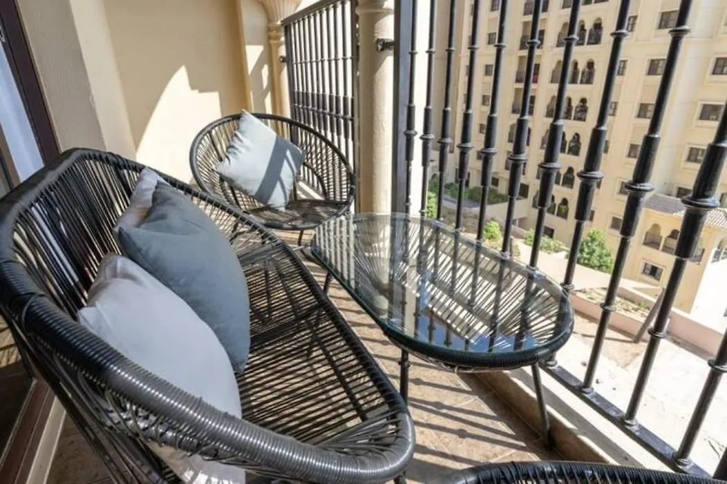 Stylish 1-Bedroom Retreat With Pool In Vibrant Jumeirah Golf Estates Dubai